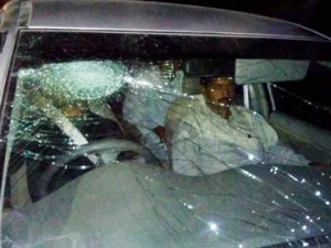 Kejriwal_car_attacked_360