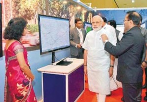 PM visits Smart Cities Exhibition