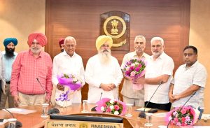 ਪੰਜਾਬ ਸਰਕਾਰ ਦੇ ਮੰਤਰੀ ਸਮੂਹ ਵੱਲੋਂ ਝੋਨੇ ਦੇ ਖਰੀਦ ਸੀਜ਼ਨ ਦੇ ਮੱਦੇਨਜ਼ਰ ਚੌਲ ਮਿੱਲਰਾਂ ਨੂੰ ਪੂਰਨ ਸਹਿਯੋਗ ਦਾ ਭਰੋਸਾ ਪੰਜਾਬ ਸਰਕਾਰ ਦੇ ਮੰਤਰੀ ਸਮੂਹ ਵੱਲੋਂ ਝੋਨੇ ਦੇ ਖਰੀਦ ਸੀਜ਼ਨ ਦੇ ਮੱਦੇਨਜ਼ਰ ਚੌਲ ਮਿੱਲਰਾਂ ਨੂੰ ਪੂਰਨ ਸਹਿਯੋਗ ਦਾ ਭਰੋਸਾ