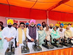 ਮੁੱਖ ਮੰਤਰੀ ਭਗਵੰਤ ਸਿੰਘ ਮਾਨ ਦੀ ਅਗਵਾਈ ਹੇਠ ਪੰਜਾਬ ਸਰਕਾਰ ਸ਼ਹੀਦਾਂ ਦੇ ਸੁਪਨਿਆਂ ਦਾ ‘ਰੰਗਲਾ ਪੰਜਾਬ’ ਸਿਰਜਣ ਲਈ ਵਚਨਬੱਧ: ਹਰਪਾਲ ਸਿੰਘ ਚੀਮਾ ਮੁੱਖ ਮੰਤਰੀ ਭਗਵੰਤ ਸਿੰਘ ਮਾਨ ਦੀ ਅਗਵਾਈ ਹੇਠ ਪੰਜਾਬ ਸਰਕਾਰ ਸ਼ਹੀਦਾਂ ਦੇ ਸੁਪਨਿਆਂ ਦਾ ‘ਰੰਗਲਾ ਪੰਜਾਬ’ ਸਿਰਜਣ ਲਈ ਵਚਨਬੱਧ: ਹਰਪਾਲ ਸਿੰਘ ਚੀਮਾ