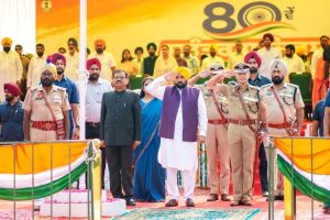 ਪੰਜਾਬ ਨੂੰ ਰੰਗਲਾ ਬਣਾ ਰਹੇ ਹਾਂ: ਮਾਨ ਪੰਜਾਬ ਨੂੰ ਰੰਗਲਾ ਬਣਾ ਰਹੇ ਹਾਂ: ਮਾਨ