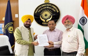 ਐਕਸ਼ਨ ਕਮੇਟੀ ਵੱਲੋਂ ਨਰਾਇਣਾ ਈ-ਟੈਕਨੋ ਸਕੂਲ ਵਿਰੁੱਧ RTE ਦੀ ਕਥਿਤ ਉਲੰਘਣਾ ਅਤੇ RTE ਤਹਿਤ ਦਾਖ਼ਲੇ ਸਬੰਧੀ ਹਦਾਇਤਾਂ ਦੀ ਪਾਲਣਾ ਨਾ ਕਰਨ ’ਤੇ ਤੁਰੰਤ ਕਾਰਵਾਈ ਦੀ ਮੰਗ ਐਕਸ਼ਨ ਕਮੇਟੀ ਵੱਲੋਂ ਨਰਾਇਣਾ ਈ-ਟੈਕਨੋ ਸਕੂਲ ਵਿਰੁੱਧ RTE ਦੀ ਕਥਿਤ ਉਲੰਘਣਾ ਅਤੇ RTE ਤਹਿਤ ਦਾਖ਼ਲੇ ਸਬੰਧੀ ਹਦਾਇਤਾਂ ਦੀ ਪਾਲਣਾ ਨਾ ਕਰਨ ’ਤੇ ਤੁਰੰਤ ਕਾਰਵਾਈ ਦੀ ਮੰਗ