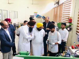 ਪੰਜਾਬ ਸਰਕਾਰ ਵੱਲੋਂ ਪੰਜ ਸਰਕਾਰੀ ਪੌਲੀਟੈਕਨਿਕ ਕਾਲਜਾਂ ਵਿੱਚ ਇਨੋਵੇਸ਼ਨ ਲੈਬਜ਼ ਦੀ ਸਥਾਪਨਾ ਨਾਲ ਤਕਨੀਕੀ ਸਿੱਖਿਆ ਨੂੰ ਮਿਲੀ ਨਵੀਂ ਦਿਸ਼ਾ : ਹਰਜੋਤ ਸਿੰਘ ਬੈਂਸ ਪੰਜਾਬ ਸਰਕਾਰ ਵੱਲੋਂ ਪੰਜ ਸਰਕਾਰੀ ਪੌਲੀਟੈਕਨਿਕ ਕਾਲਜਾਂ ਵਿੱਚ ਇਨੋਵੇਸ਼ਨ ਲੈਬਜ਼ ਦੀ ਸਥਾਪਨਾ ਨਾਲ ਤਕਨੀਕੀ ਸਿੱਖਿਆ ਨੂੰ ਮਿਲੀ ਨਵੀਂ ਦਿਸ਼ਾ : ਹਰਜੋਤ ਸਿੰਘ ਬੈਂਸ
