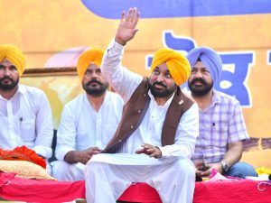 ਮੈਨੂੰ ਝੂਠਾ ਬਦਨਾਮ ਕਰਕੇ ਪੰਜਾਬ ਨੂੰ ਲੁੱਟਣ ਦਾ ਮੌਕਾ ਭਾਲ ਰਹੇ ਨੇ ਵਿਰੋਧੀ-ਭਗਵੰਤ ਸਿੰਘ ਮਾਨ ਮੈਨੂੰ ਝੂਠਾ ਬਦਨਾਮ ਕਰਕੇ ਪੰਜਾਬ ਨੂੰ ਲੁੱਟਣ ਦਾ ਮੌਕਾ ਭਾਲ ਰਹੇ ਨੇ ਵਿਰੋਧੀ-ਭਗਵੰਤ ਸਿੰਘ ਮਾਨ