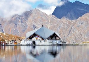 ਗੁਰਦੁਆਰਾ ਸ੍ਰੀ ਹੇਮਕੁੰਟ ਸਾਹਿਬ ਦੇ ਕਪਾਟ ਸਰਦੀਆਂ ਦੇ ਮੌਸਮ ਕਰਕੇ ਕੀਤੇ ਗਏ ਬੰਦ