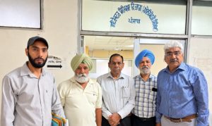ਆਰ.ਟੀ.ਈ. ਐਕਟ, 2009 ਅਧੀਨ ਗਰੀਬ ਬੱਚਿਆਂ ਦੇ ਦਾਖ਼ਲਿਆਂ ਲਈ ਸੰਘਰਸ਼ ਕਰ ਰਹੇ ਵਫ਼ਦ ਨੂੰ ਤੈਅ ਮੁਲਾਕਾਤ ਦੇ ਬਾਵਜੂਦ ਨਹੀਂ ਮਿਲੇ ਡਾਇਰੈਕਟਰ ਸਕੂਲ ਸਿੱਖਿਆ (ਐਲੀਮੈਂਟਰੀ) ਆਰ.ਟੀ.ਈ. ਐਕਟ, 2009 ਅਧੀਨ ਗਰੀਬ ਬੱਚਿਆਂ ਦੇ ਦਾਖ਼ਲਿਆਂ ਲਈ ਸੰਘਰਸ਼ ਕਰ ਰਹੇ ਵਫ਼ਦ ਨੂੰ ਤੈਅ ਮੁਲਾਕਾਤ ਦੇ ਬਾਵਜੂਦ ਨਹੀਂ ਮਿਲੇ ਡਾਇਰੈਕਟਰ ਸਕੂਲ ਸਿੱਖਿਆ (ਐਲੀਮੈਂਟਰੀ)