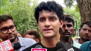 ‘ਕਾਕਰੋਚ ਜਨਤਾ ਪਾਰਟੀ’ ਨੇ ਗਿਆਨੇਸ਼ ਕੁਮਾਰ ਨੂੰ ਦੱਸਿਆ ਗੱਦਾਰ