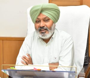 ਭਗਵੰਤ ਮਾਨ ਸਰਕਾਰ ਨੇ ‘ਬਿੱਲ ਲਿਆਓ ਇਨਾਮ ਪਾਓ’ ਸਕੀਮ ਵਿੱਚ ਕੀਤਾ ਵਾਧਾ; ਸਕੀਮ ਤਹਿਤ 9.40 ਕਰੋੜ ਰੁਪਏ ਦੇ ਜੁਰਮਾਨੇ ਦੇ ਨੋਟਿਸ ਜਾਰੀ, 7.31 ਕਰੋੜ ਰੁਪਏ ਵਸੂਲੇ: ਹਰਪਾਲ ਸਿੰਘ ਚੀਮਾ ਭਗਵੰਤ ਮਾਨ ਸਰਕਾਰ ਨੇ ‘ਬਿੱਲ ਲਿਆਓ ਇਨਾਮ ਪਾਓ’ ਸਕੀਮ ਵਿੱਚ ਕੀਤਾ ਵਾਧਾ; ਸਕੀਮ ਤਹਿਤ 9.40 ਕਰੋੜ ਰੁਪਏ ਦੇ ਜੁਰਮਾਨੇ ਦੇ ਨੋਟਿਸ ਜਾਰੀ, 7.31 ਕਰੋੜ ਰੁਪਏ ਵਸੂਲੇ: ਹਰਪਾਲ ਸਿੰਘ ਚੀਮਾ