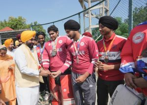 ਅਸੀਂ ਆਲਮੀ ਪੱਧਰ ਦੇ ਖਿਡਾਰੀ ਤਿਆਰ ਕਰਨ ਲਈ ਸੰਗਰੂਰ ਨੂੰ ਸਕੇਟਿੰਗ ਹੱਬ ਵਜੋਂ ਵਿਕਸਤ ਕਰ ਰਹੇ ਹਾਂ: ਮੁੱਖ ਮੰਤਰੀ ਭਗਵੰਤ ਸਿੰਘ ਮਾਨ ਅਸੀਂ ਆਲਮੀ ਪੱਧਰ ਦੇ ਖਿਡਾਰੀ ਤਿਆਰ ਕਰਨ ਲਈ ਸੰਗਰੂਰ ਨੂੰ ਸਕੇਟਿੰਗ ਹੱਬ ਵਜੋਂ ਵਿਕਸਤ ਕਰ ਰਹੇ ਹਾਂ: ਮੁੱਖ ਮੰਤਰੀ ਭਗਵੰਤ ਸਿੰਘ ਮਾਨ