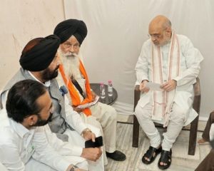 ‘ਪਰਵਿੰਦਰ ਸਿੰਘ ਝੋਟਾ’ ਦੇ ਘਰ ਪਹੁੰਚੇ ਕੇਂਦਰੀ ਗ੍ਰਹਿ ਮੰਤਰੀ ਅਮਿਤ ਸ਼ਾਹ ‘ਪਰਵਿੰਦਰ ਸਿੰਘ ਝੋਟਾ’ ਦੇ ਘਰ ਪਹੁੰਚੇ ਕੇਂਦਰੀ ਗ੍ਰਹਿ ਮੰਤਰੀ ਅਮਿਤ ਸ਼ਾਹ